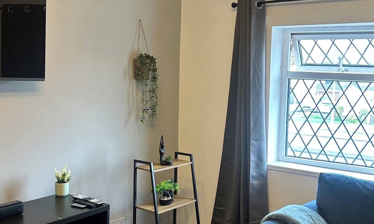 Tipton Apartment | cozy serene flat