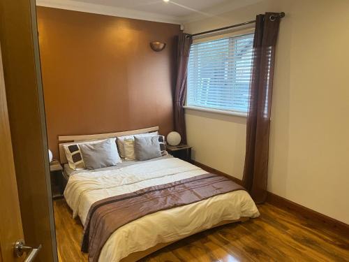 Bathgate Villa | Cute Cottage Central Bathgate Inc Sofa Bed