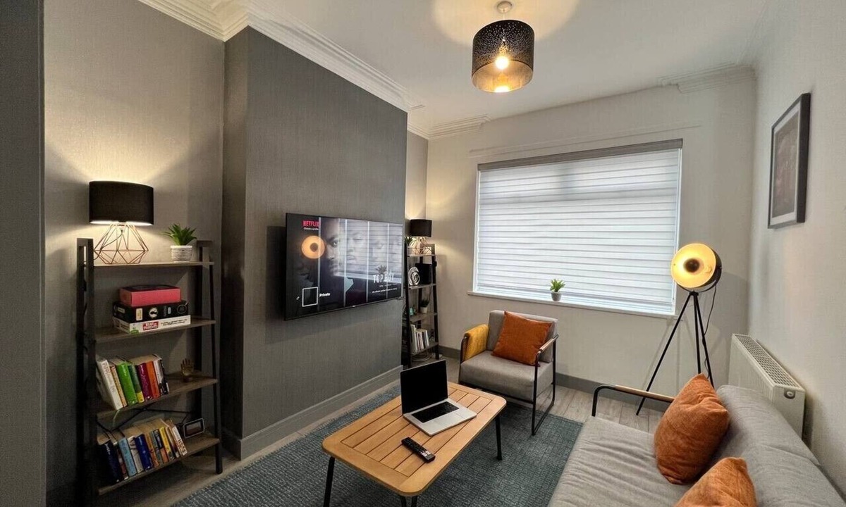 Cleethorpes House | Daubney House – Contractors, Families, Holidays