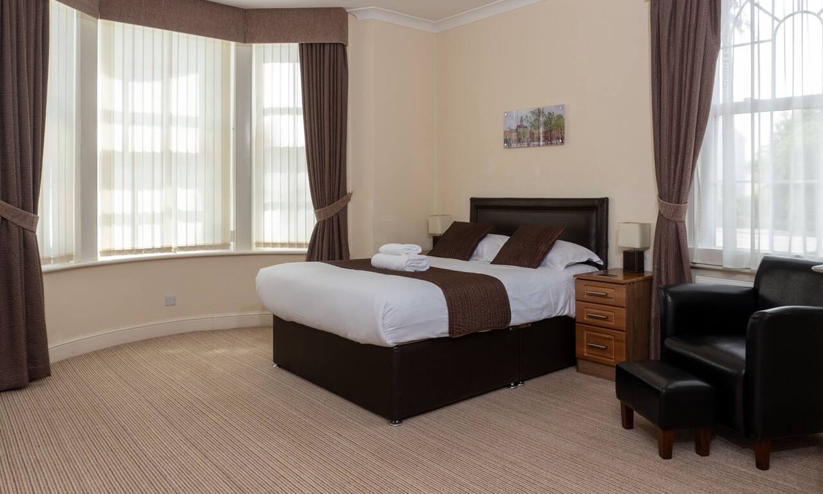 Retford House | Deluxe Double Ensuite at The Lawns Guest House