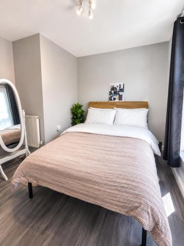 Dunstable House | Delwin Place
