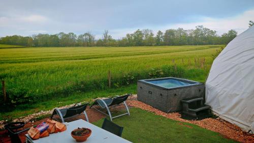 Lincoln Apartment | Dome One with Hot Tub, Lincoln, Projector, Firepit