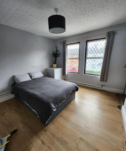 Hitchin House | Double room with shared facilities