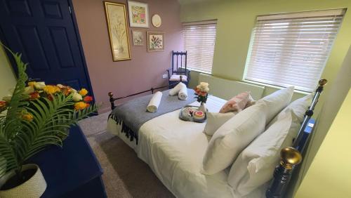 Rocester House | Dovetails, short drive from Alton Towers and Uttoxeter racecourse Games room with Wii and football table