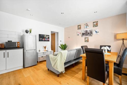 Birmingham City Centre Apartment | Down To Earth 1 Bedroom Apartment Jewellery Quarter Birmingham - Free Parking