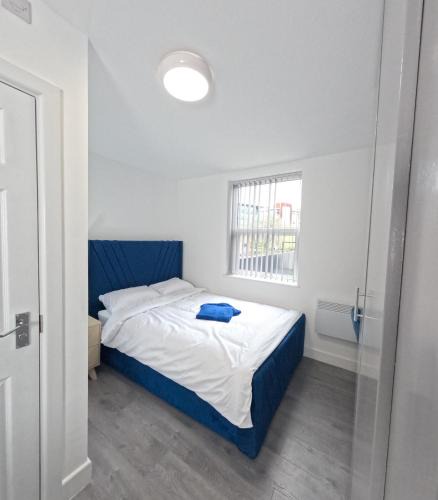 Sheffield House | E - Compact Double Room City Centre Sheffield