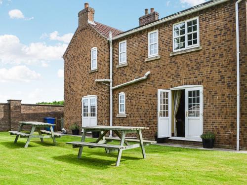 Leven House | Eastfield Cottage
