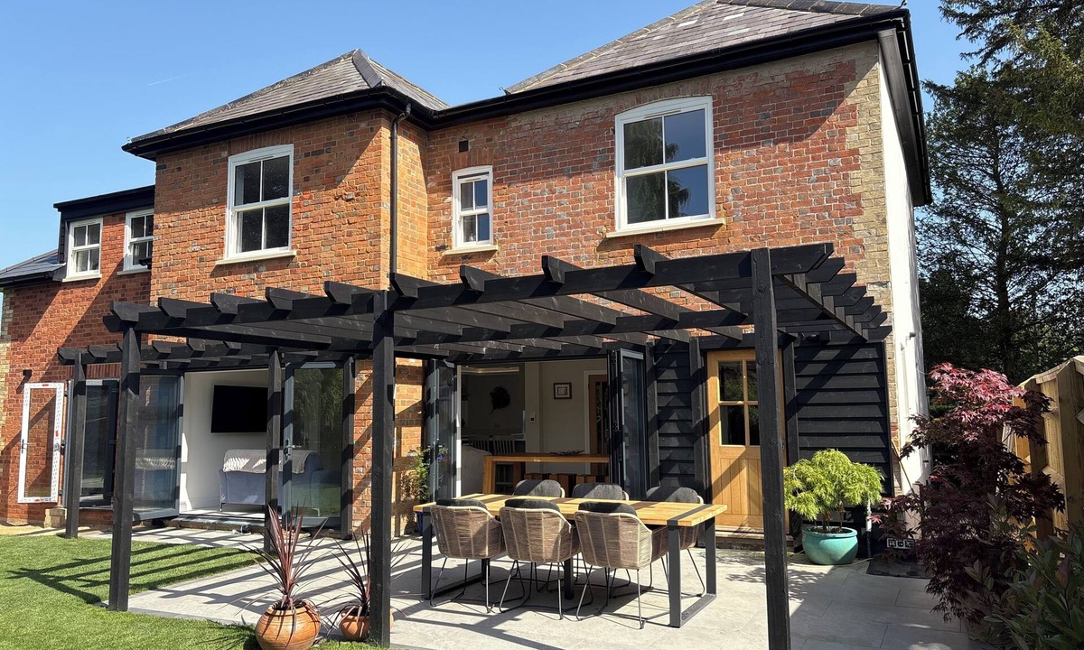 Stoke Row House | Elegant Oxfordshire Village Home with Exceptional Outdoor Living