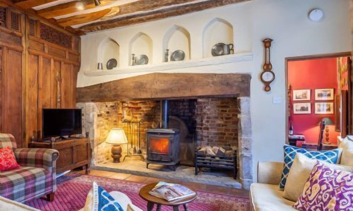 Lavenham Apartment | Extraordinary 15th century timber framed cottage in famous Medieval village - The Tryst