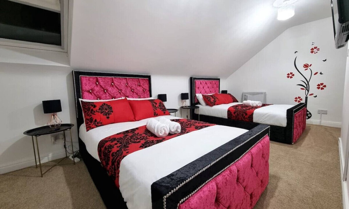 Leeds Condo | *F43NH* Setup for your most relaxed & Cosy stay + Free Parking + Free Fast WiFi *