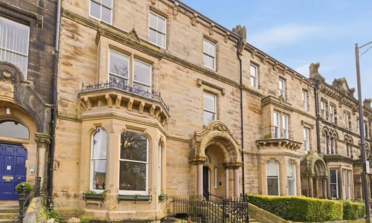 Carlisle Apartment | Fabulous 8-bedroom apartment in lovely Carlisle perfect for groups