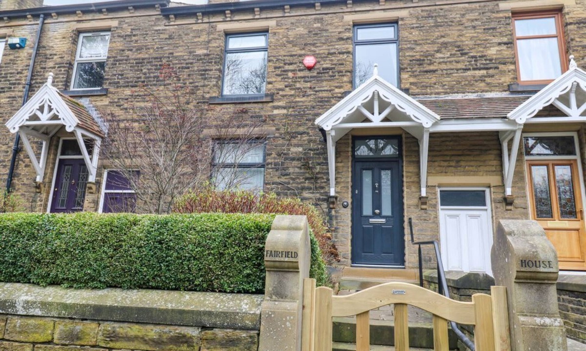 Almondbury Cottage | Fairfield House, Almondbury