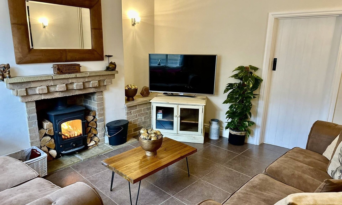 Stamford Cottage | Fallow Cottage, Three Bedroom - Stamford