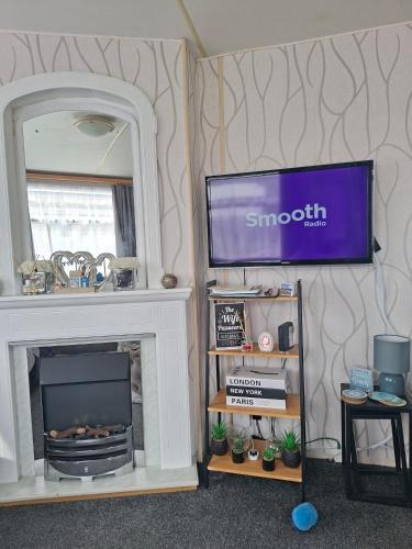 Chapel Saint Leonards Ski Chalet | Family Caravan-Pets-Golden Palm-Pool-Arcades