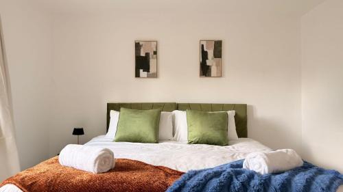 Cambourne House | Family-Friendly 4-BDR in Cambridge with Parking & Sleeps 7