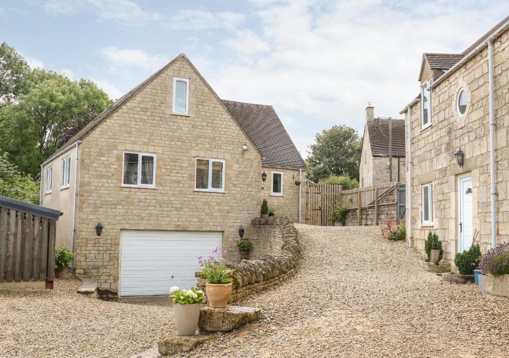 Painswick House | Farm View Lodge