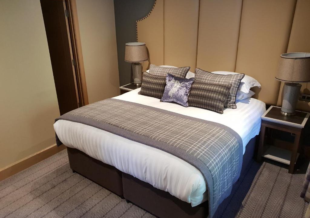 Fence Hotel | Fence Gate Lodge