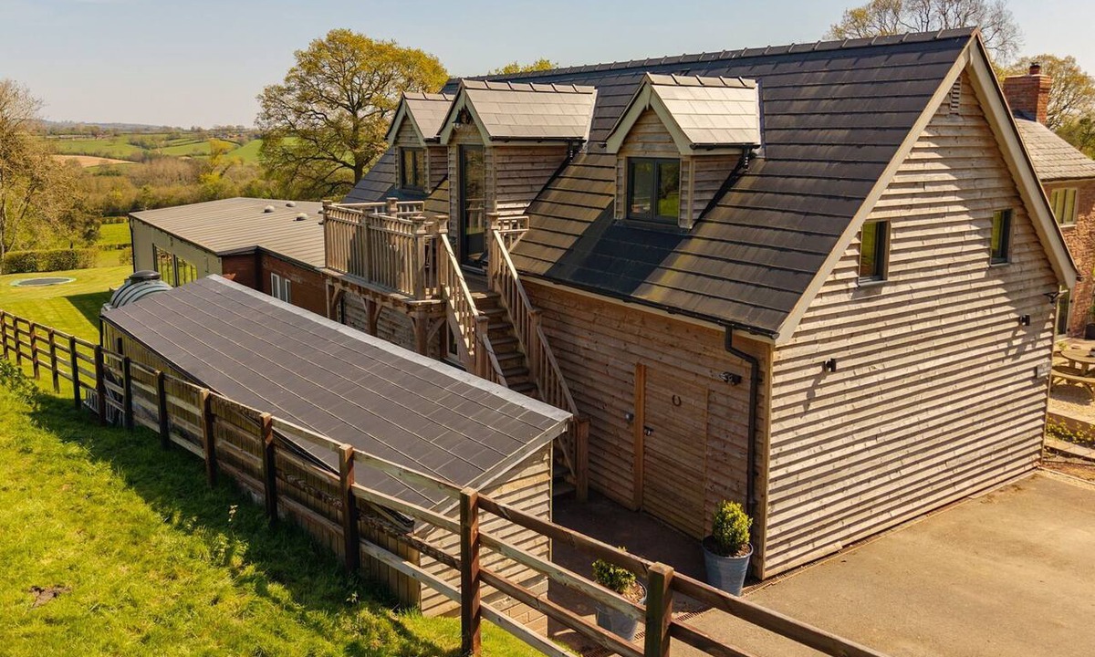Little Cowarne Cottage | Ferny Retreat - Romantic barn conversion, Hay-On-Wye