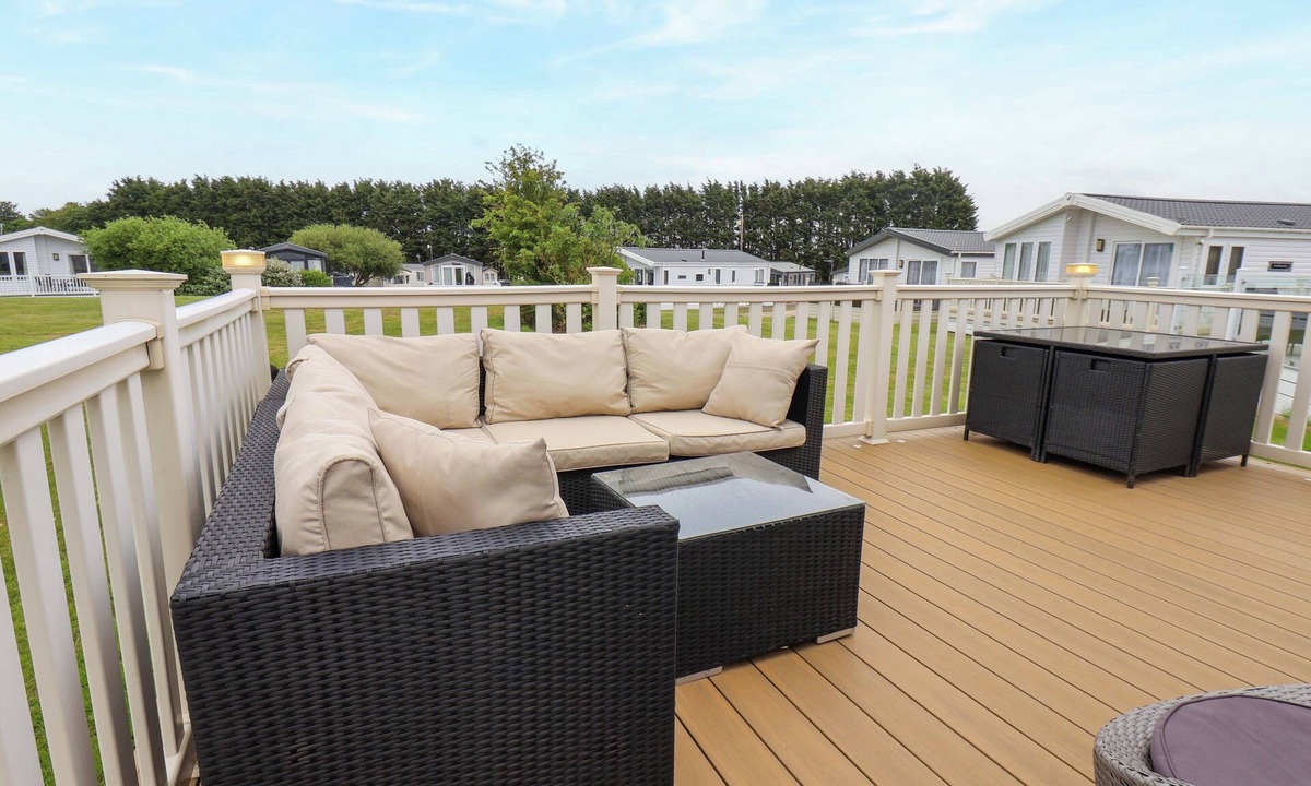 Cayton Bay Cottage | FINCH 66, pet friendly, country holiday cottage in Cayton Bay