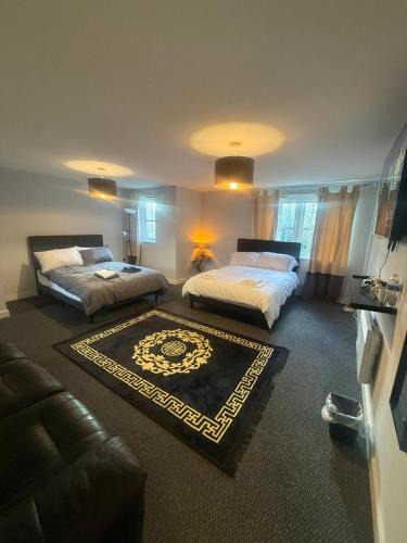 Burton on Trent Apartment | Flat by City centre, hospital and train station