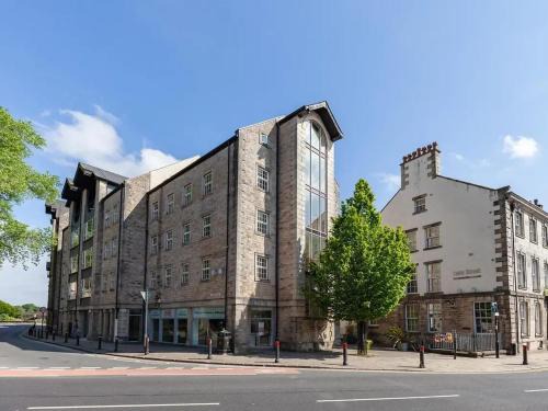 Lancaster Apartment | For Student Only - Cable Street 10 Min Walk to Lancaster Station