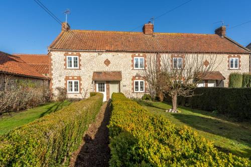 Thornham House | Froggy Cottage