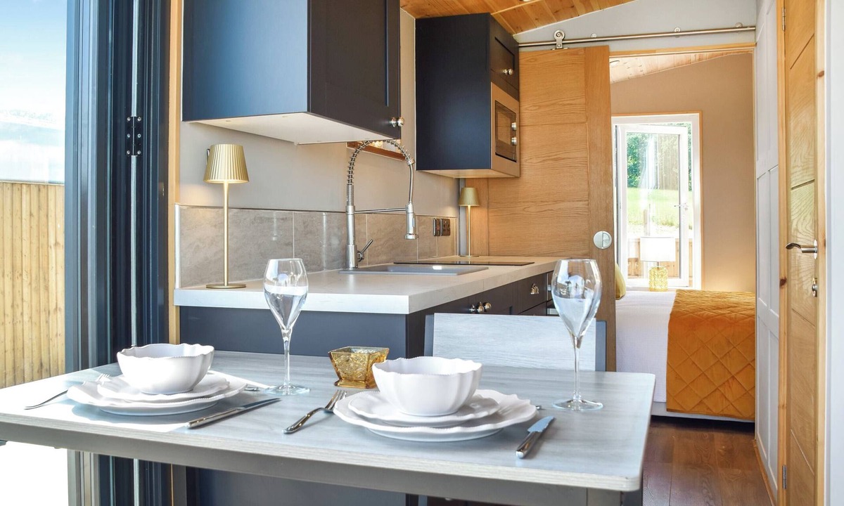 Skelmersdale Apartment | Glamping Pod 2 - UK49904