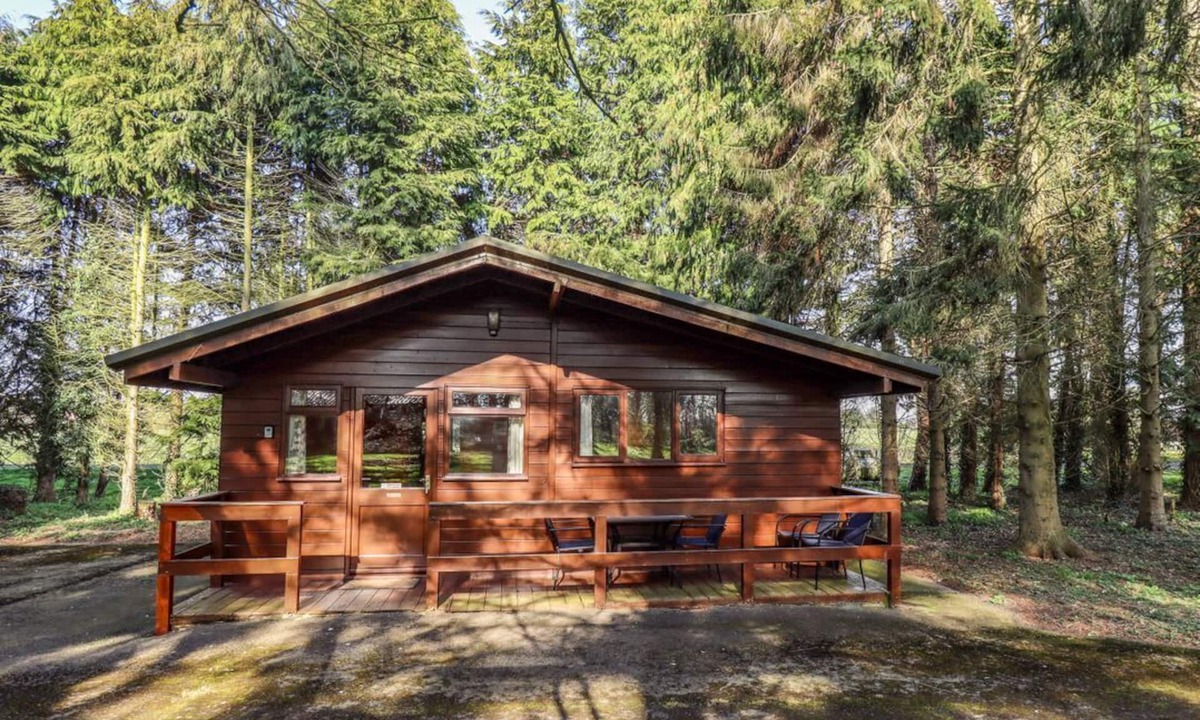Alford Cabin | Goldcrest: A Charming Retreat