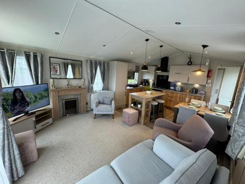 Addlethorpe Other | Golden Anchor - The Waverley - Coastal Caravan Breaks