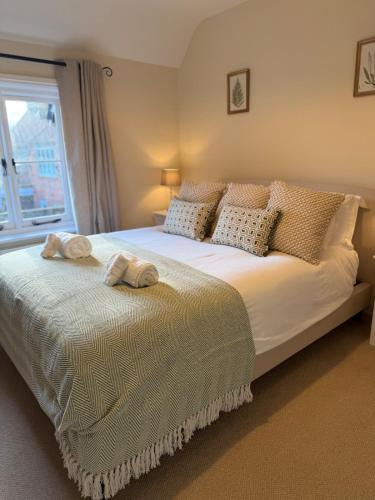 Henley-on-Thames House | Great Cottage Sleeping 6 with Parking