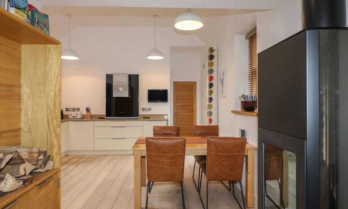 Calwich Cottage | Grey Roofs