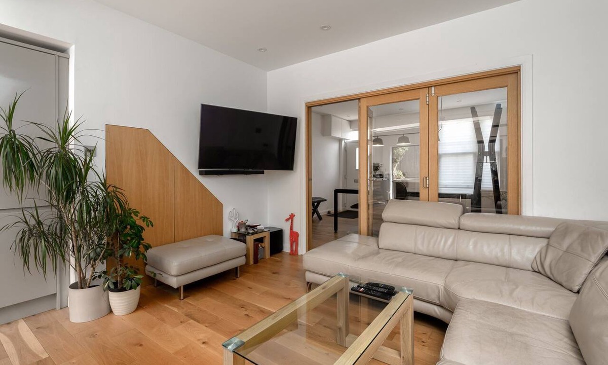 Finchley House | GuestReady - Modern Cottage, East Finchley Village