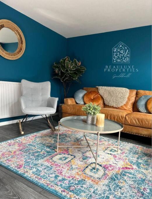 Church Gresley House | Guildhall - Beauluxe Properties large property - 3 bedroom - 4 beds - sleeps upto 6 people
