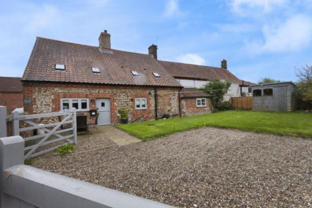 Barney House | Harvey Cottage