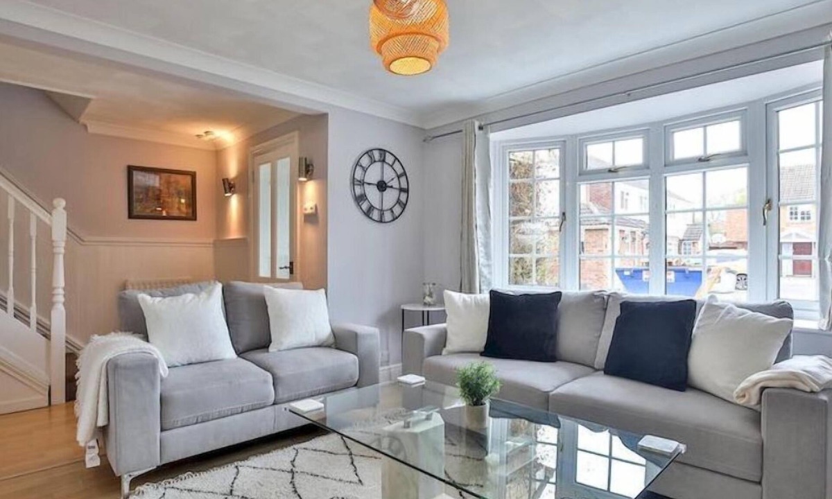 Old Windsor House | haven Valley near the theme park