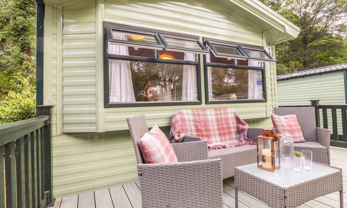 Troutbeck Bridge Cottage | HERDWICK CABIN, pet friendly, character holiday cottage in Windermere