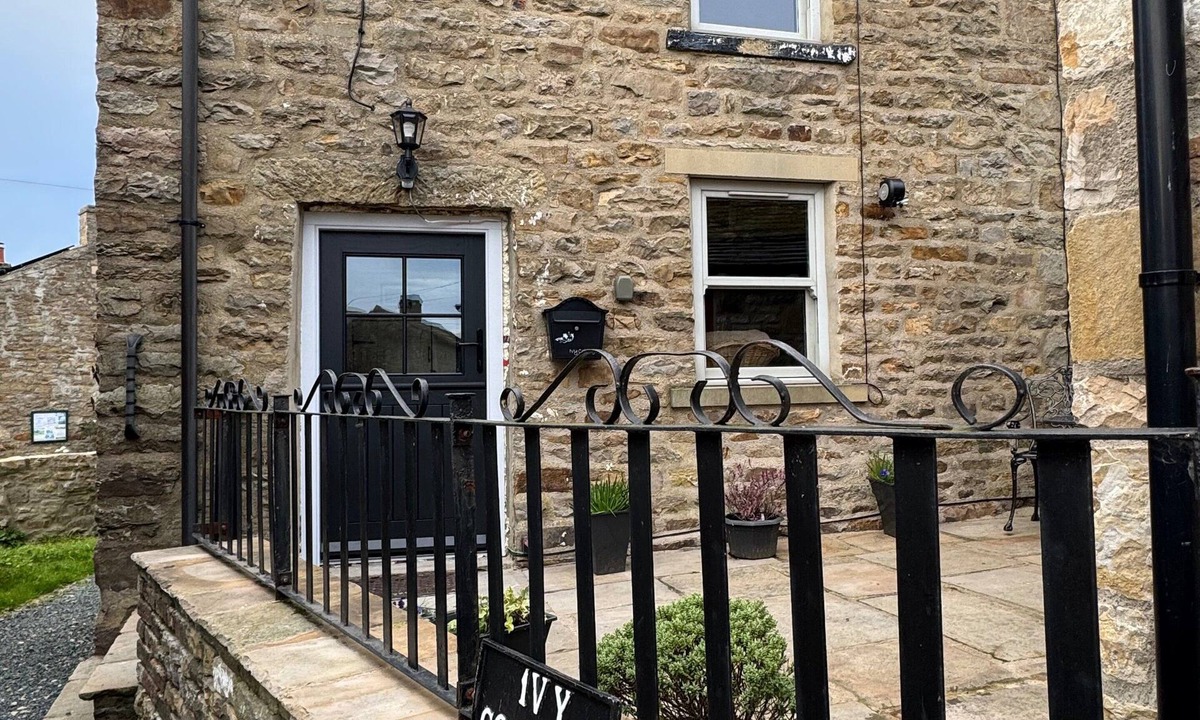 Langthwaite Cottage | High-quality bolthole and cosy sanctuary for 2 people in a picturesque village location with WiFi.