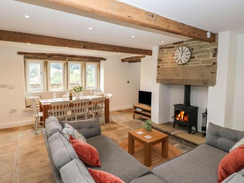 Hepworth House | Hill Top Cottage