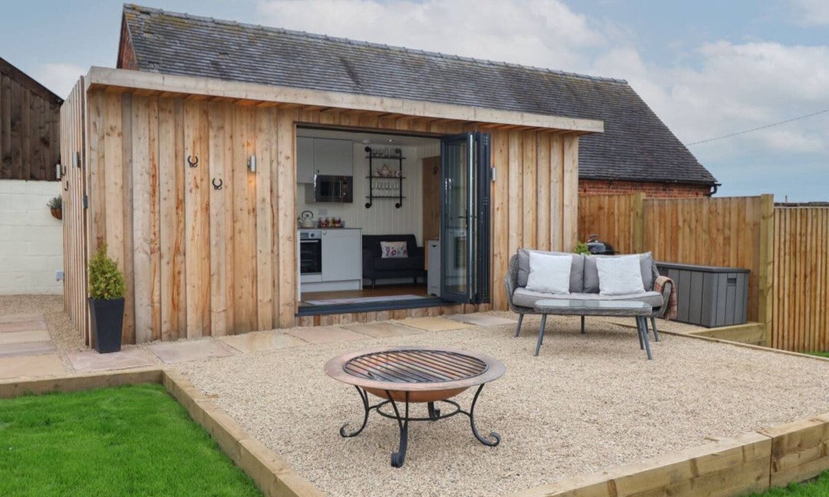 Radbourne House | Hillside Hut is near Ashbourne