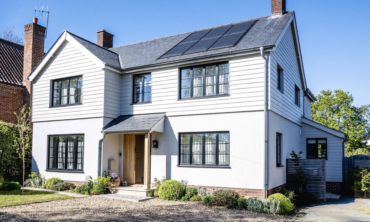 Martlesham Heath House | Hilltop - a house that sleeps 7 guests in 4 bedrooms