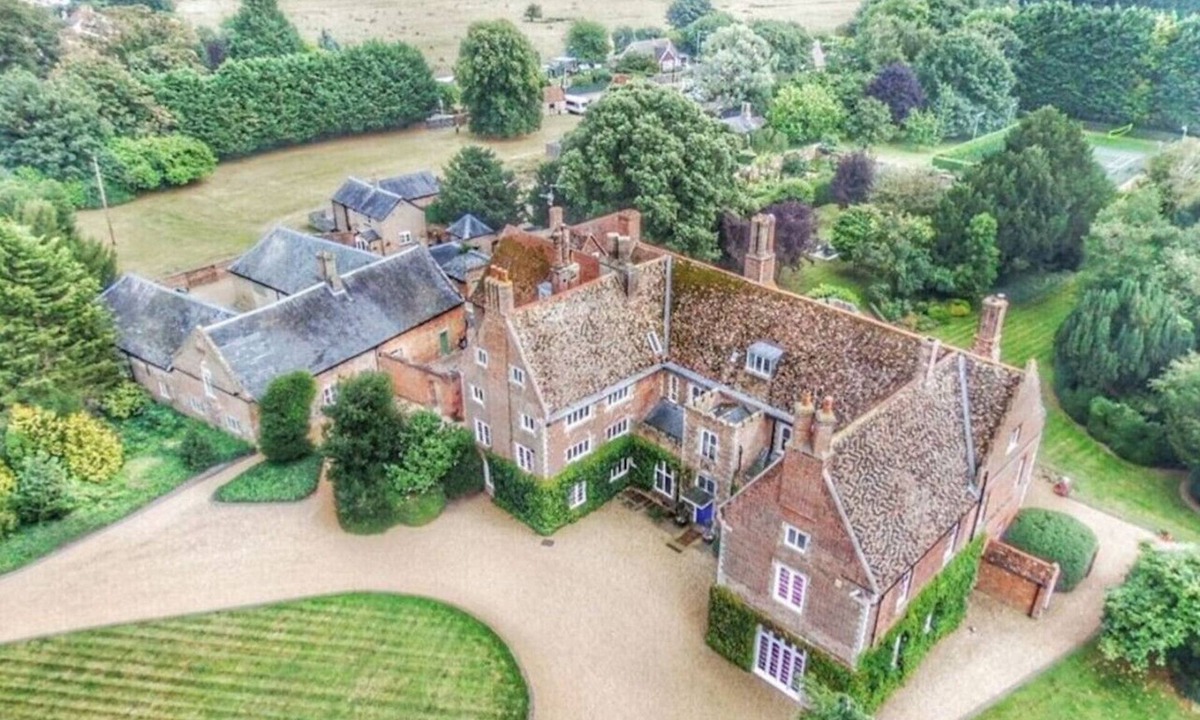 Hockwold cum Wilton Villa | Hockwold Hall: Former Royal residence.