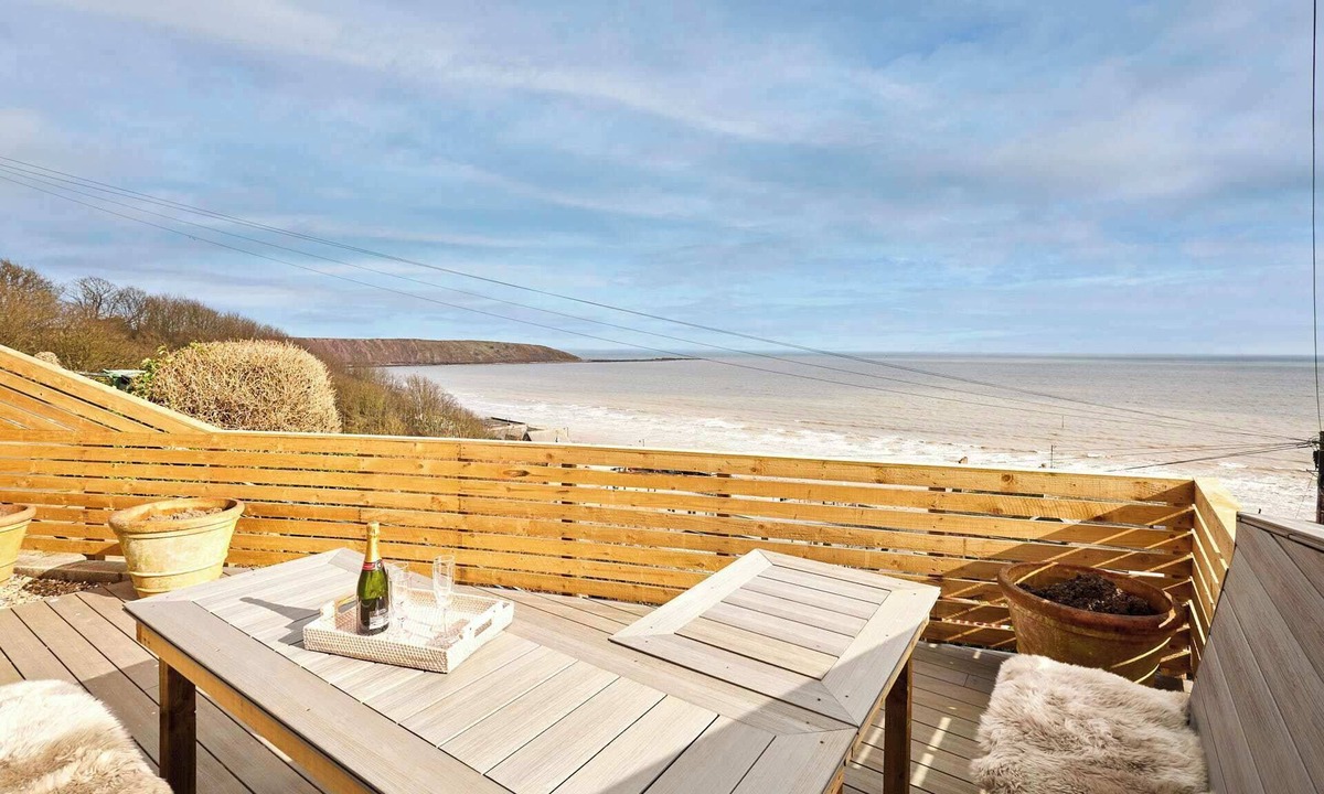 Muston House | Host and Stay | Sea View