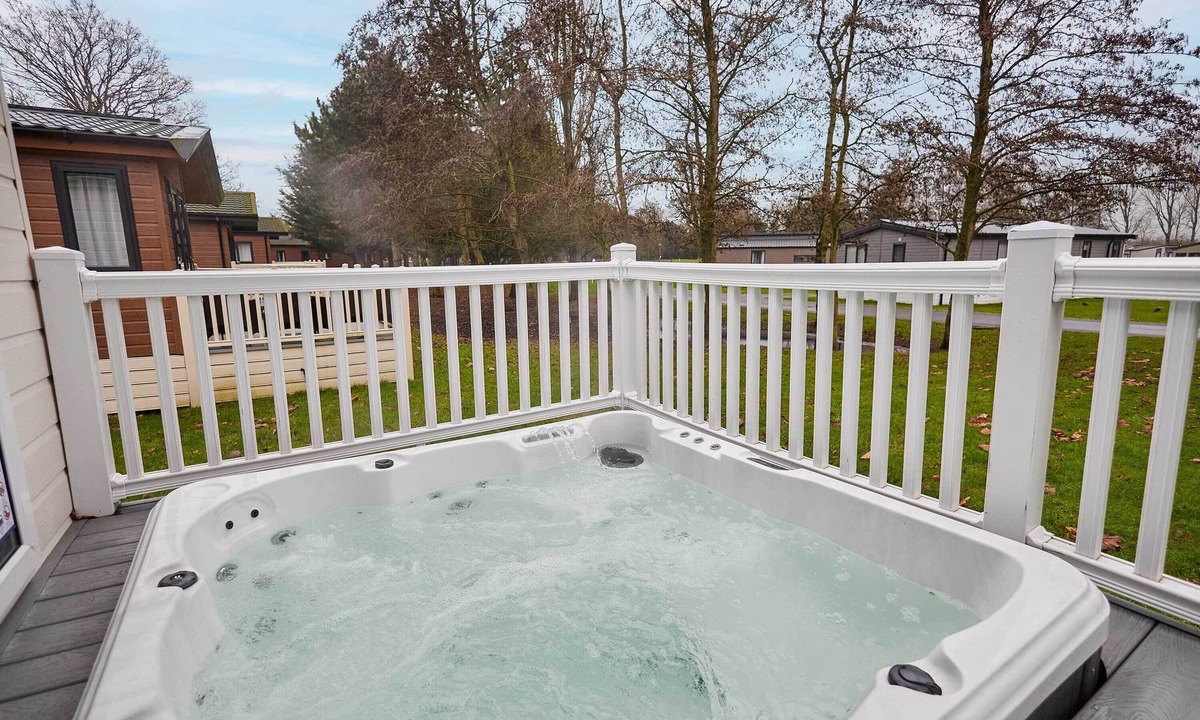 Allerthorpe Ski Chalet | Host & Stay | Graceland Lodge