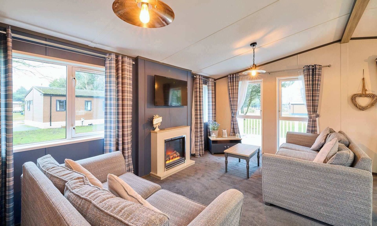 Allerthorpe Ski Chalet | Host & Stay | Oakwood Lodge