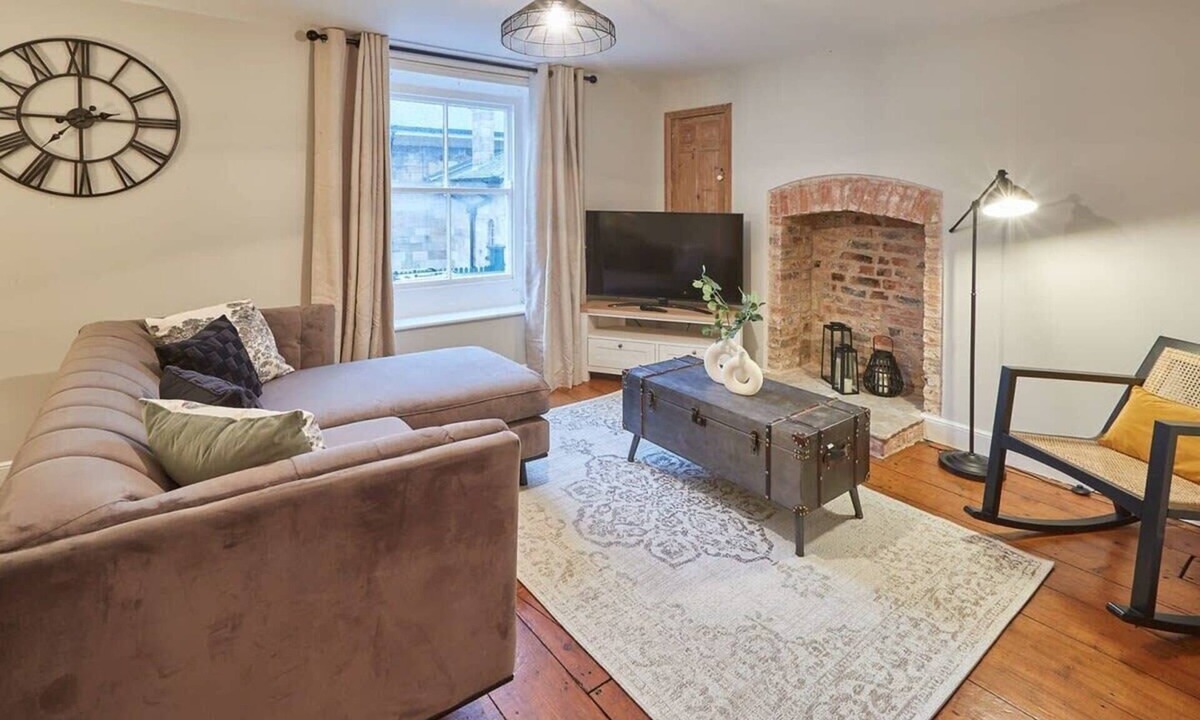 Pickering Apartment | Host & Stay | Sleepers @ No.8