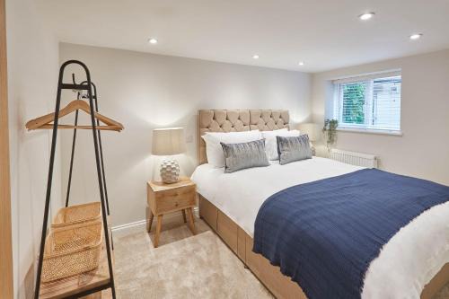West Cliff Apartment | Host & Stay - Staffordshire Hideaway
