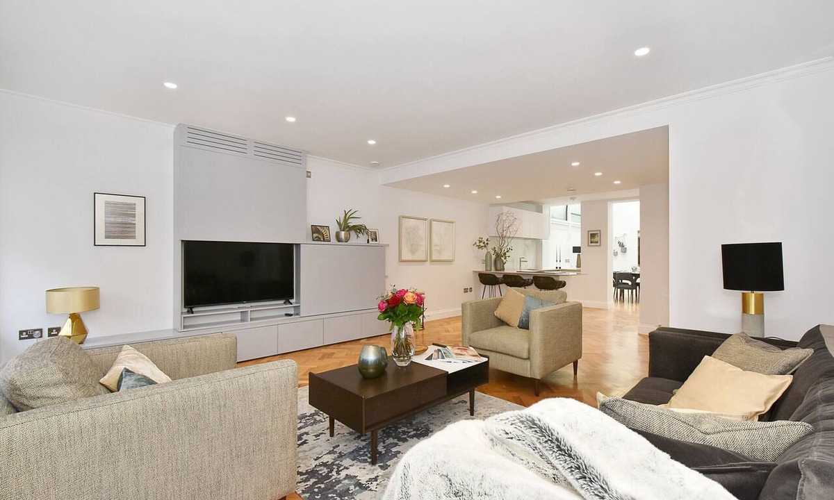 Mayfair Apartment | Huge Mayfair 3 Bed 3.5 Bath £10 million AC Wi-Fi