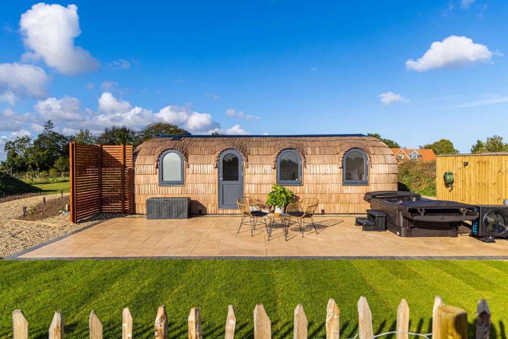 Arnold House | Indrek - Mayflower Meadow