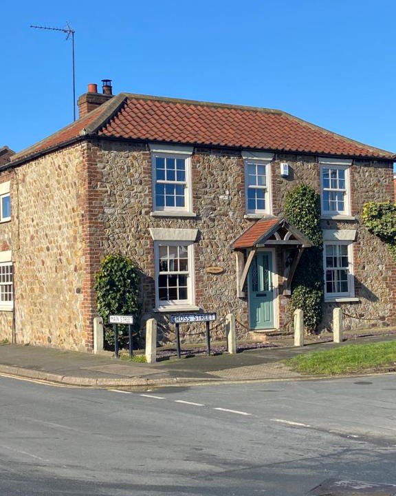 Skipsea House | Ivy House, three bed cottage, parking garden