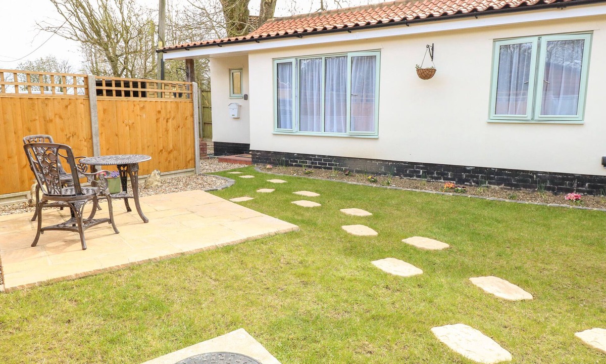Pulham Market Cottage | JIMMY’S PLACE, romantic, with a garden in Pulham Market
